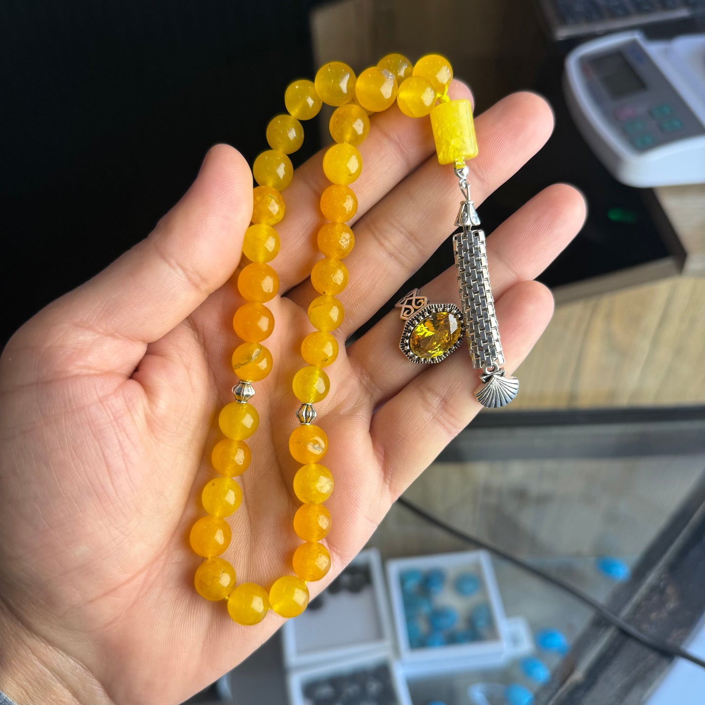 Special Deal β Zard Aqeeq Tasbih with Turkish Pukraj Ring | Free Home Delivery