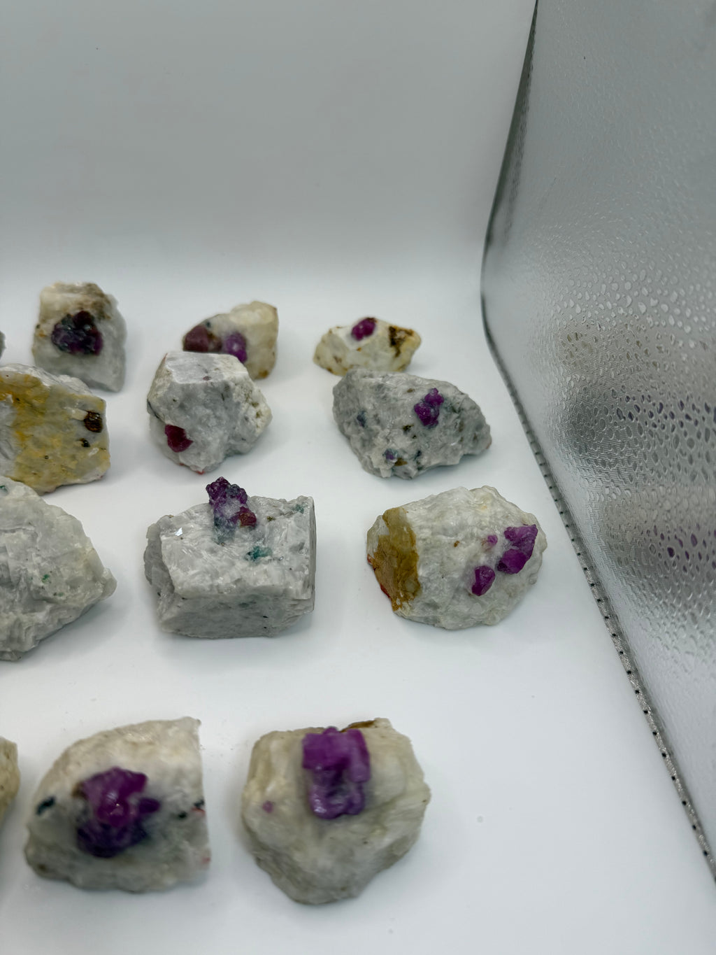 Natural Ruby Specimen Lot from Hunza Valley – 1.20 KG (17 Pieces)